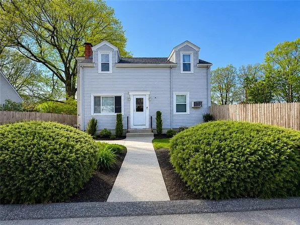 42 Spring Dr, Johnston, RI 02919