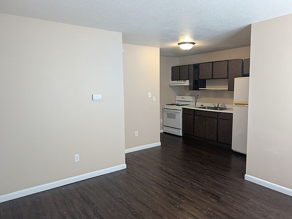 4th image of 414 N Sheldon St