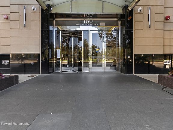 3rd image of 1160 S Michigan Ave APT 3501