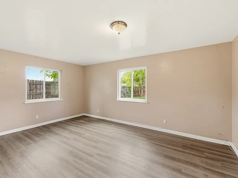 1181 Del Mar Pkwy — Photo 12