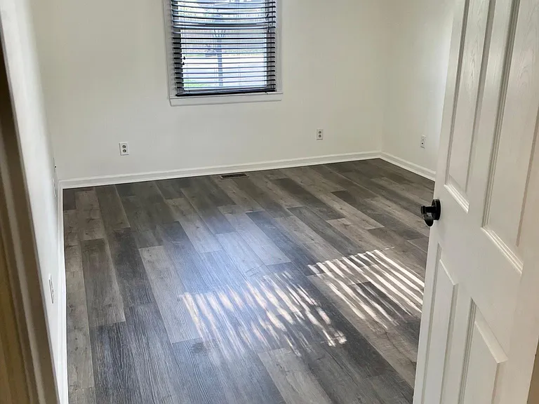 2910 W Riverside Ave — Photo 14