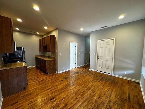 5th image of 4722 N Bernard St