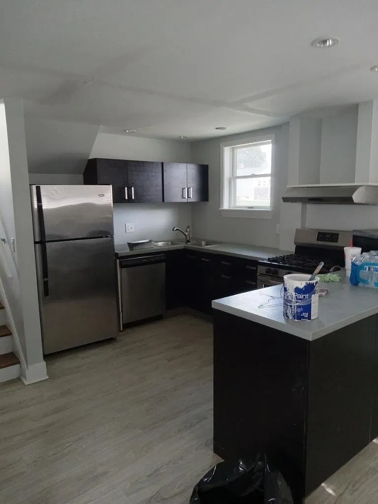 3 bed, 1350 sqft, $1,800 — Photo 3