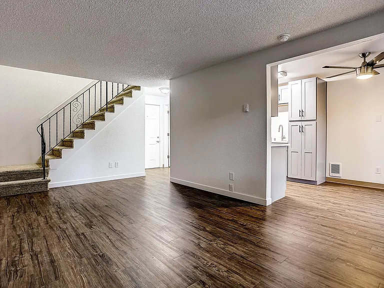 Tall Tree Manor — Photo 2