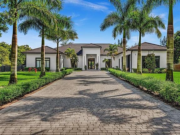 3rd image of 6122 SW 173rd Way