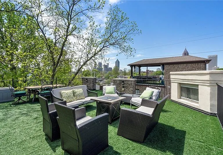 631 Boulevard NE — Photo 45