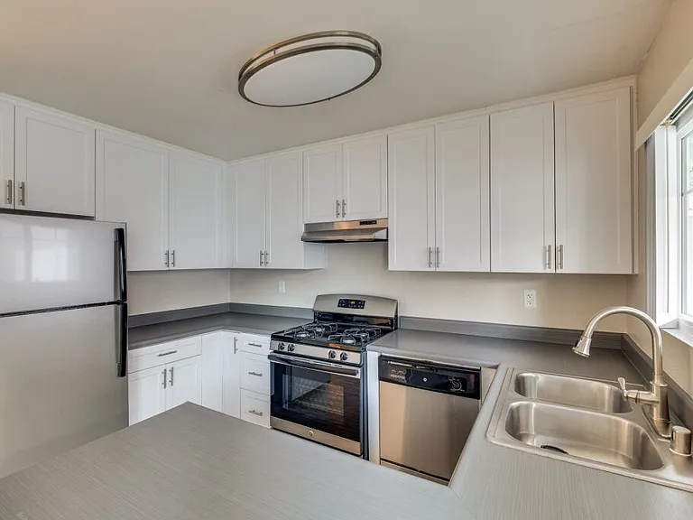 The Pointe at 2316 — Photo 1