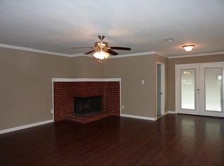 5871 Schevers St, Houston, TX 77033