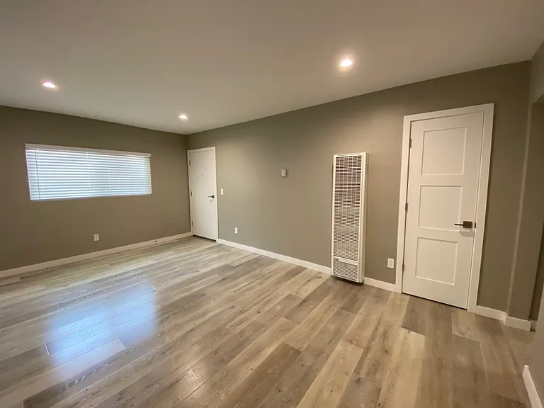 514 S Mariposa Ave #102 — Photo 3