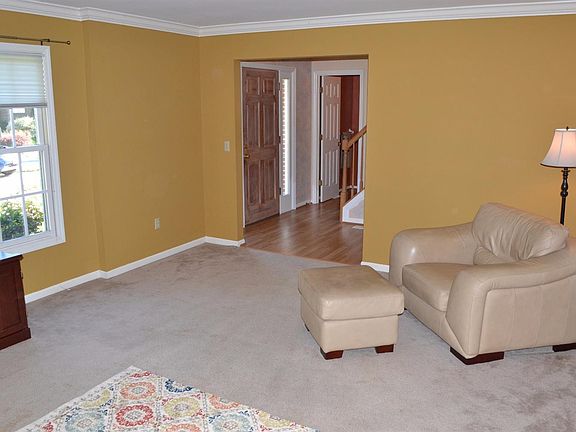 3rd image of 8487 Brownsboro Pl