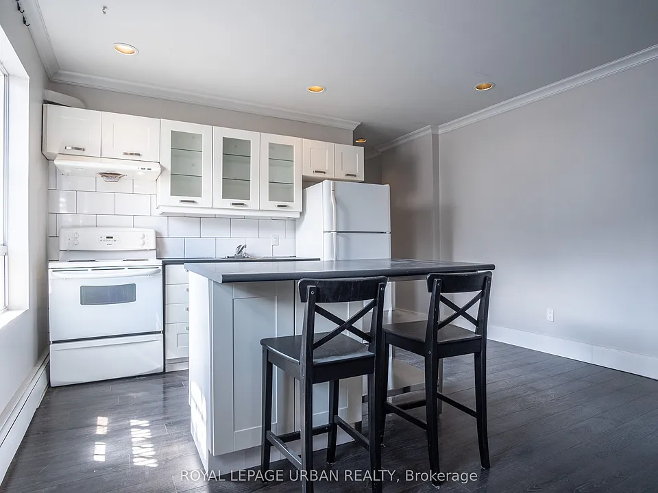 636 Danforth Ave #2