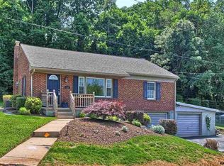 2185 Fineview Dr, York, PA 17406