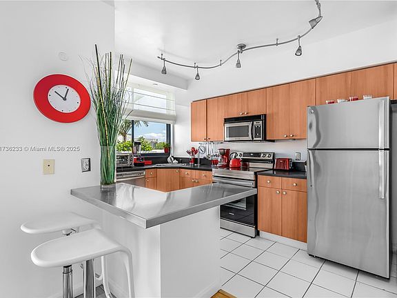 3rd image of 1330 West Ave APT 411