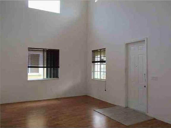 5th image of 20582 NW 10th Ave