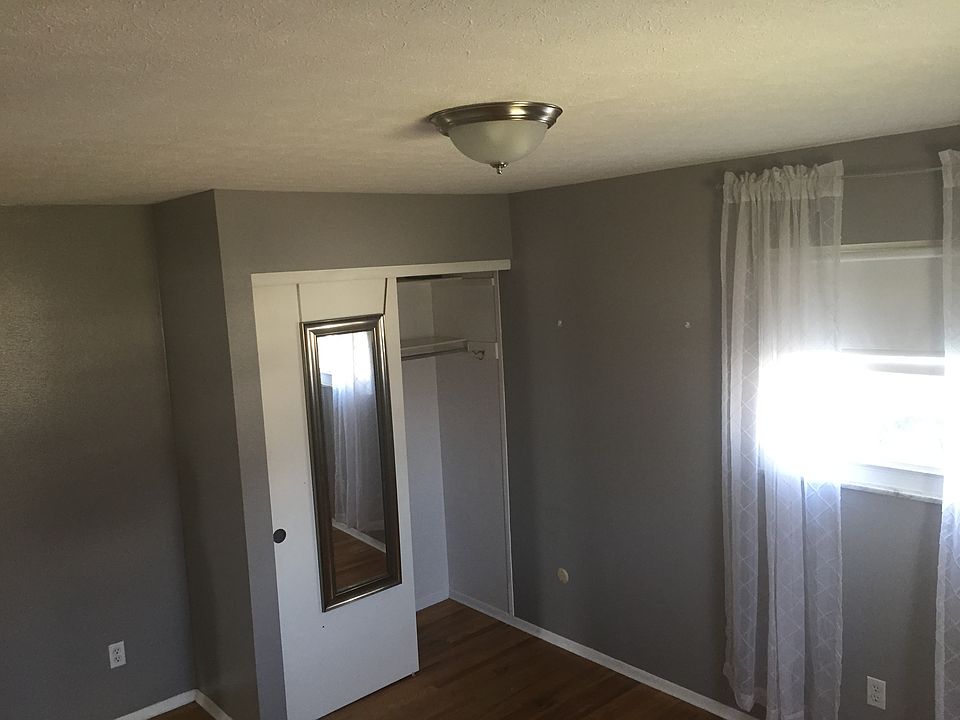 2nd image of 486 Barwood Dr