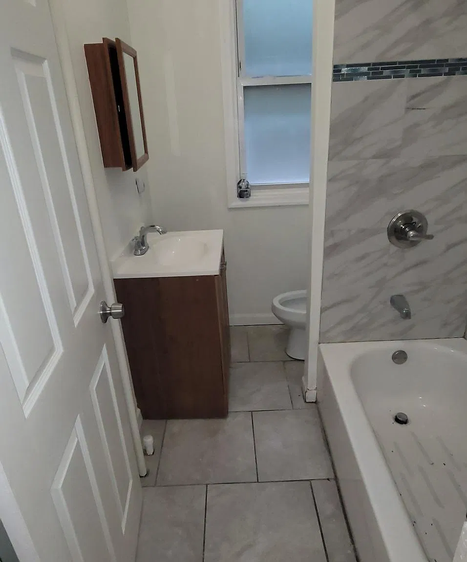 3 bed, 850 sqft, $1,900 — Photo 4
