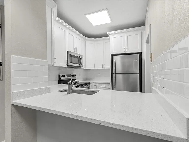 800 S Dakota Ave #214 — Photo 8