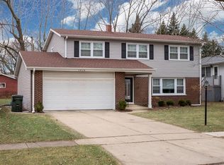 1414 S Cypress Dr, Mount Prospect, IL