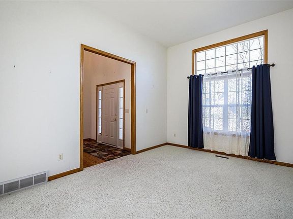 5th image of 235 Revere Ct NE