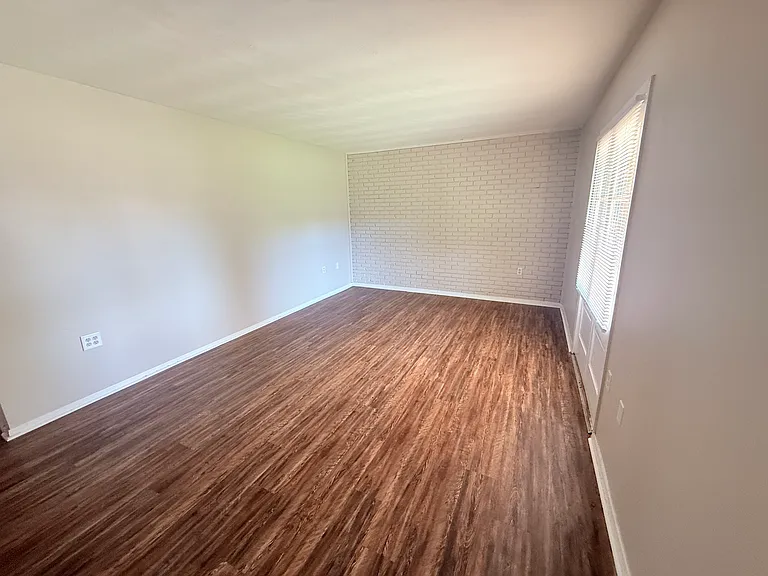 500 N Commerce St #211 — Photo 3