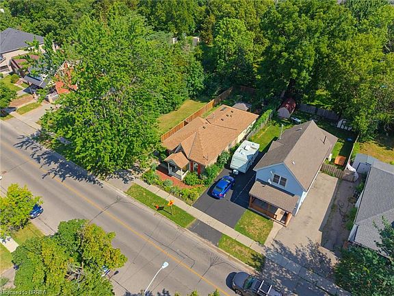 4th image of 89 Dundas St