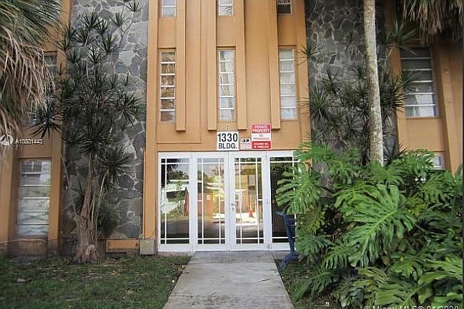 1st image of 1330 W 54th St APT 212C