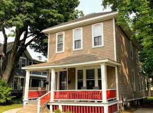 471 Crescent St NE, Grand Rapids, MI 49503