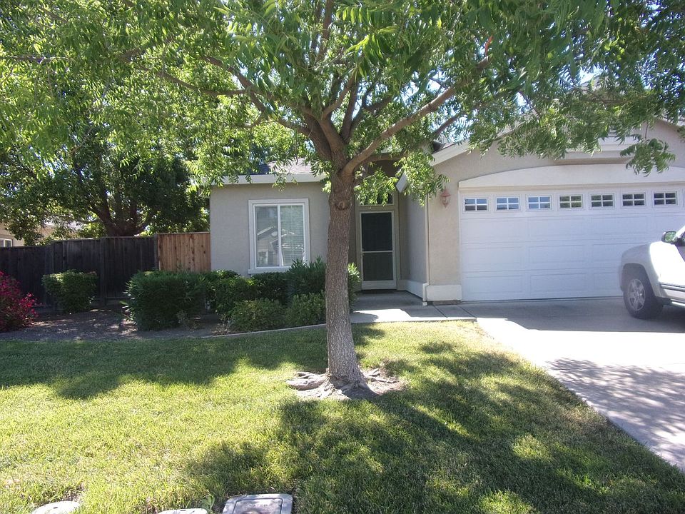 1st image of 407 Grand Canyon Dr