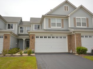 344 Chesapeake Ln, Oswego, IL 60543