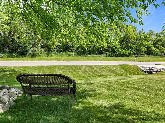 3rd image of 403 Fair Oaks DRIVE