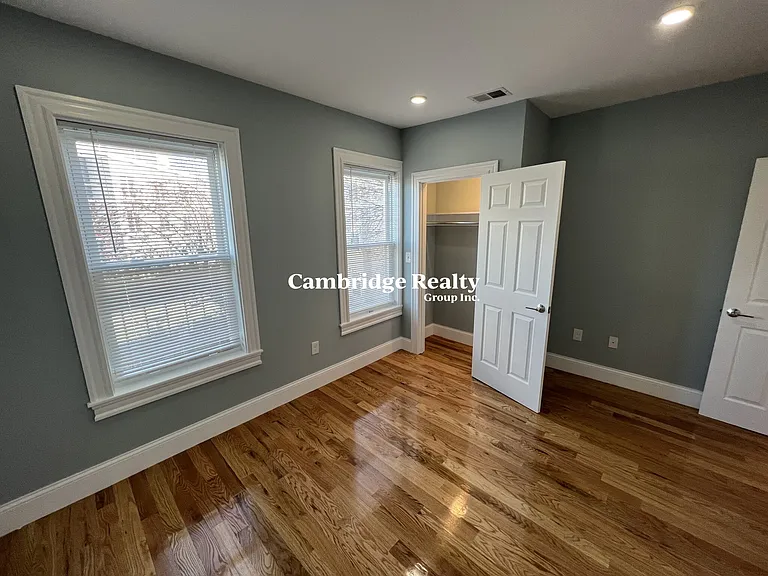 372 Oxford St #3T — Photo 11