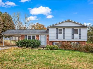 1608 Banbridge Rd, Kernersville, NC 27284