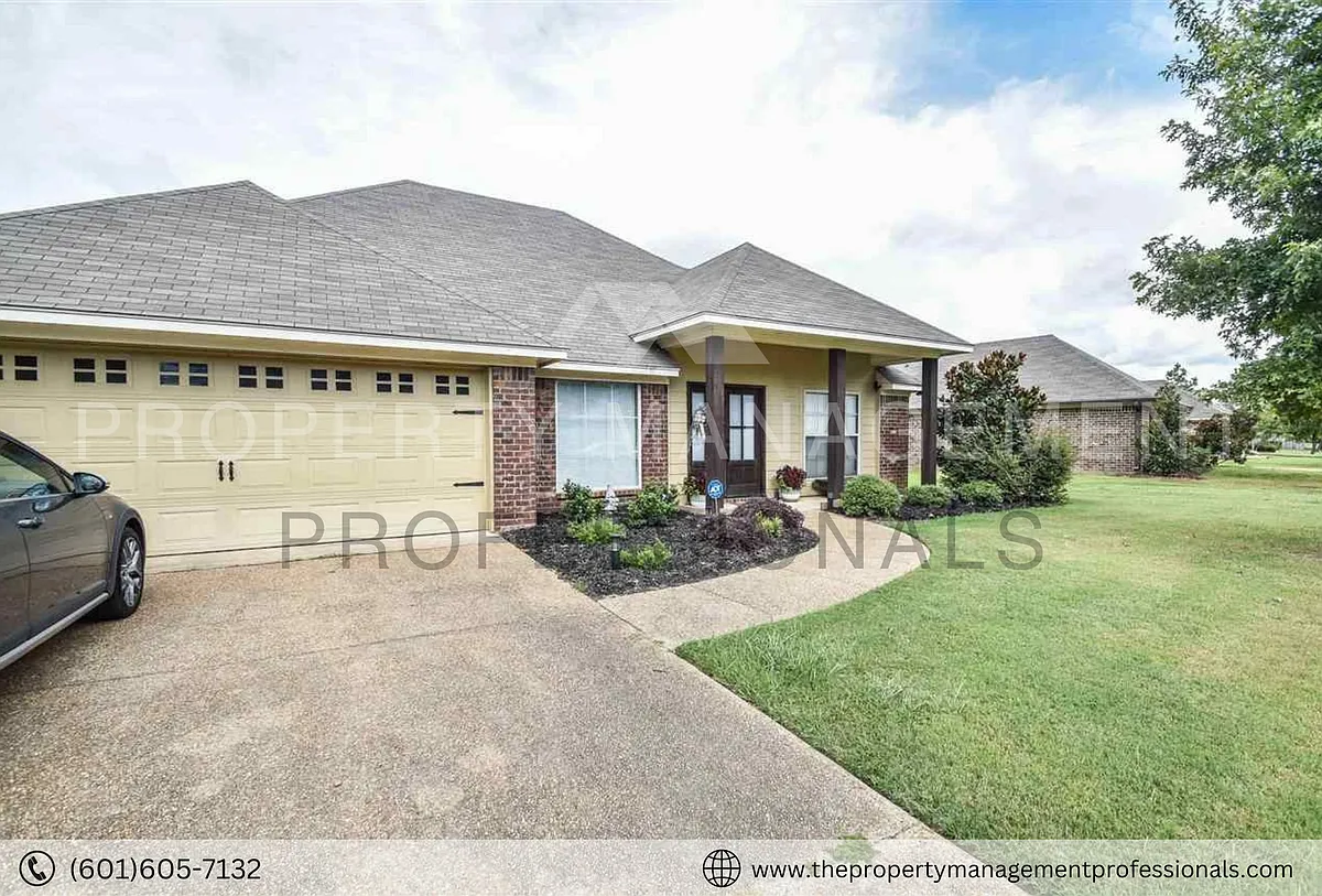 Building Photo - 168 Harvey Cir