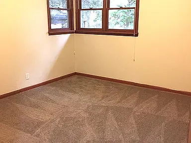 624 Peterson St — Photo 2