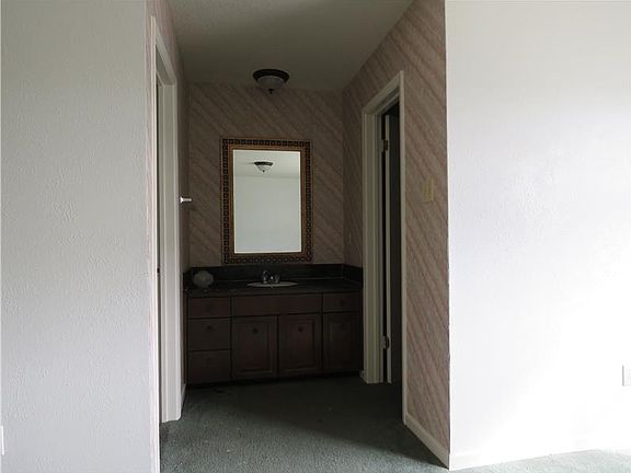 5th image of 1106 Woodland Dr W #3