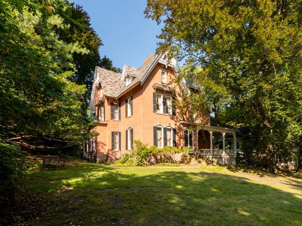 609 Mount Hope Ave