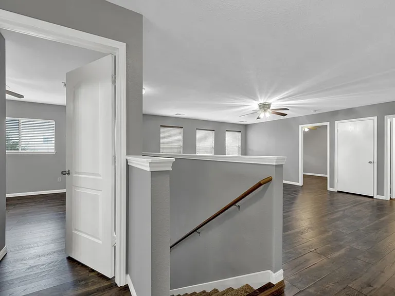 400 Summer Dr — Photo 22