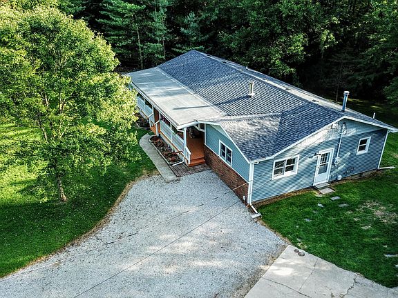 3rd image of 3334 Pleasant Dr