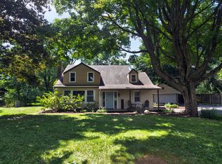 483 E Crystal Lake Ave, Crystal Lake, IL 60014