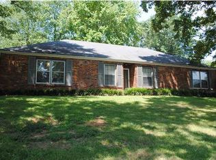42 E Lakeside Dr, Florence, AL 35630