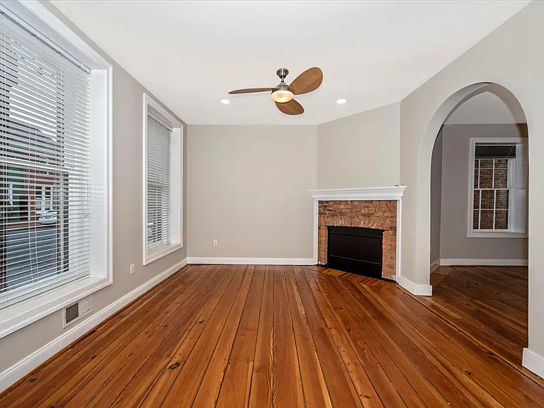 315 W Patrick St — Photo 49