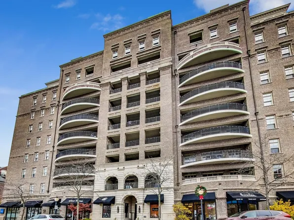151 W Wing St APT 902, Arlington Heights, IL 60005