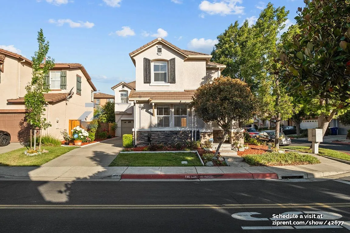 3 bed, 2.5 bath, 2125 sqft, $4,095 — Photo 1