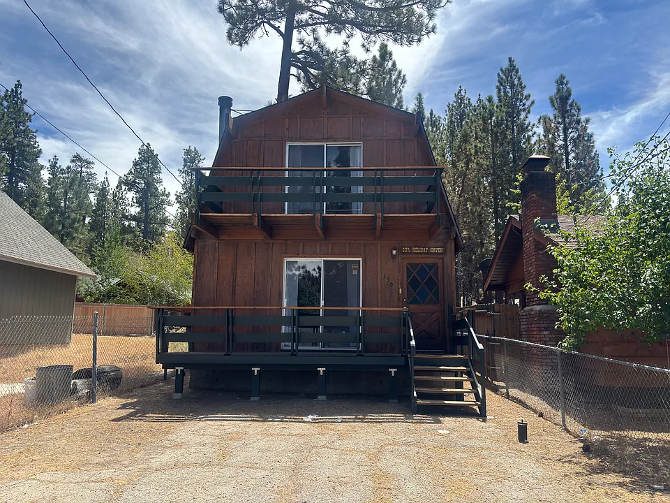 530 W Sherwood Blvd
