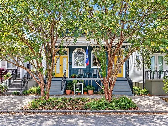 2 bed, 1.0 bath, 884 sqft, $1,800 — Photo 1