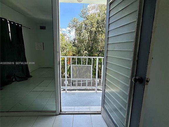 5th image of 1340 Lincoln Rd APT 309