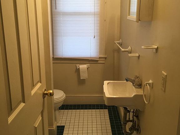 4th image of 100 E Baltimore St