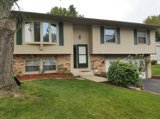 505 Mohican Trl, Lake In The Hills, IL 60156