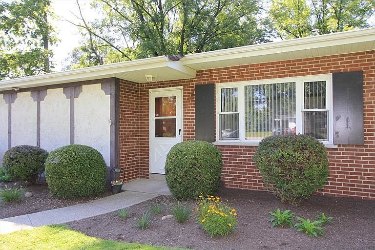 1st image of 449 Hilltop Dr