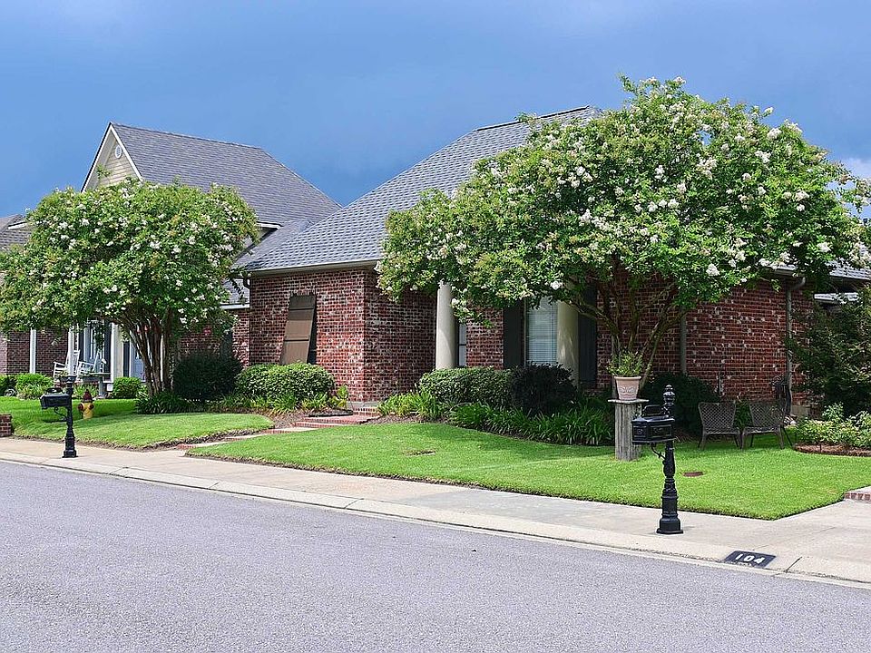 1st image of 106 Lakeshore Dr